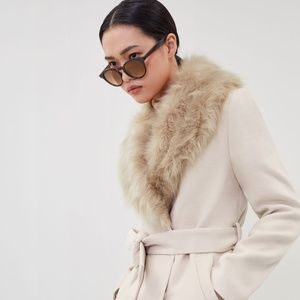 H&M Large Coat with a faux fur collar
